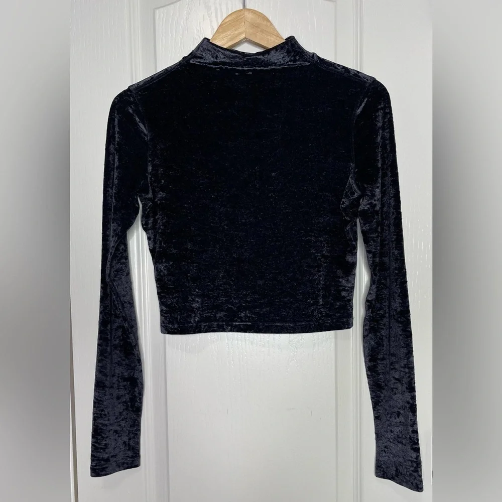 Lululemon All Aligned Mock Neck Crop Long Sleeve Crushed Velvet Black Top Size 6